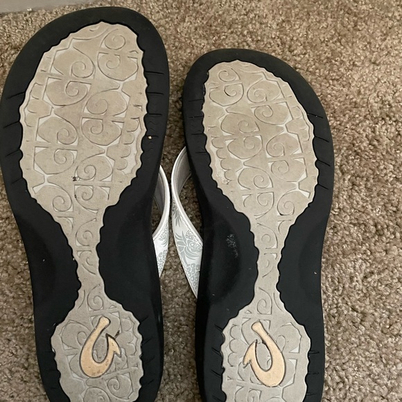 Olukai flip flops women’s 9 - Picture 3 of 3